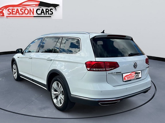 Volkswagen Passat Alltrack 6 of 13