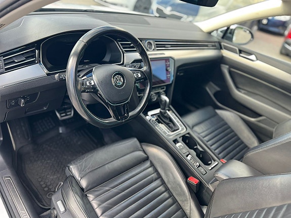 Volkswagen Passat Alltrack 10 of 13