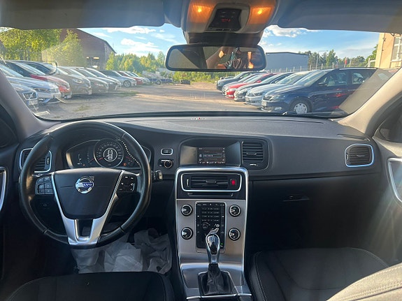Volvo V60 10 of 13