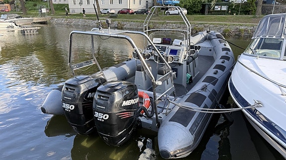 C-RIB Charter 30 - 08 / 2X Mercury 350 - 14 2 of 5
