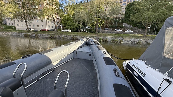 C-RIB Charter 30 - 08 / 2X Mercury 350 - 14 6 of 8