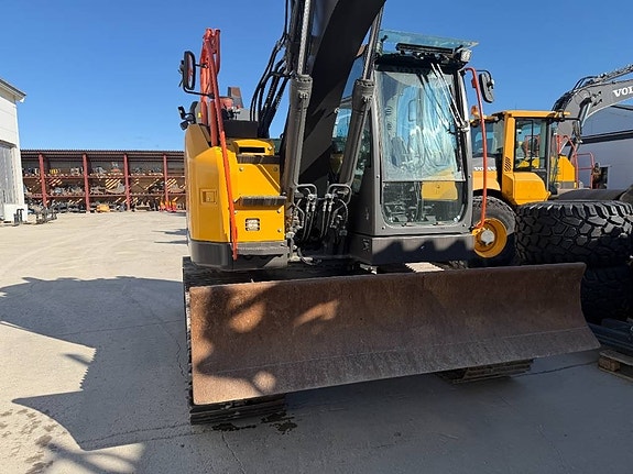 Volvo ECR 145 EL 17 of 23