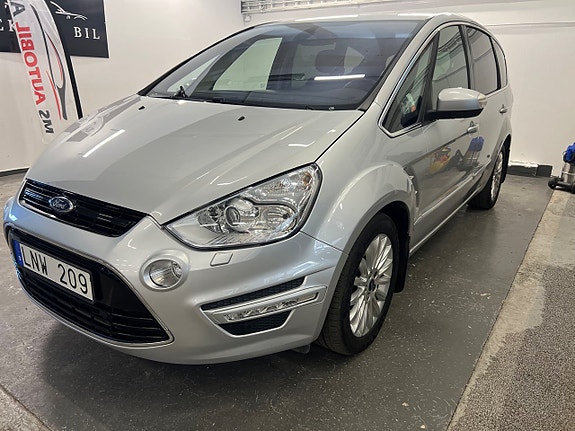 Ford S-MAX 3 of 5