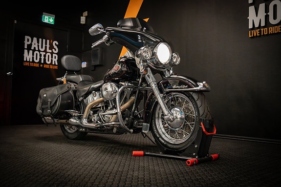 Harley-Davidson Heritage Softail Classic (FLSTC) 2 of 18