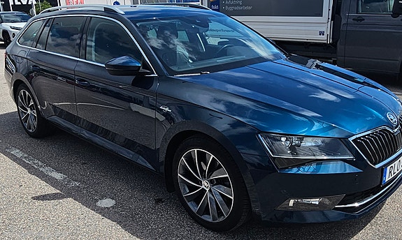 Skoda Superb 2 of 5