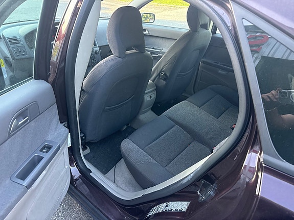 Volvo S40 7 of 9