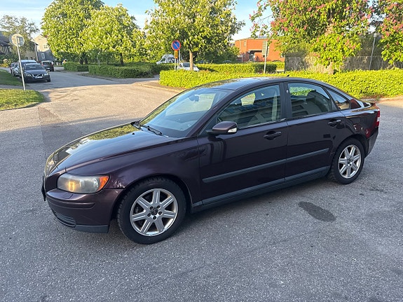 Volvo S40 3 of 5