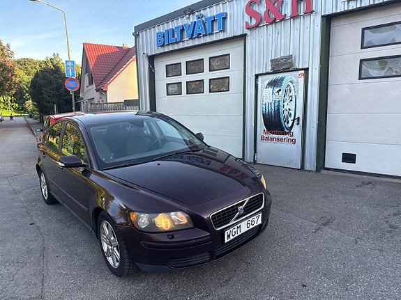 Volvo S40 4 of 5