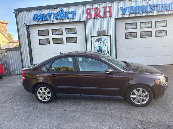 Volvo S40 6 of 9