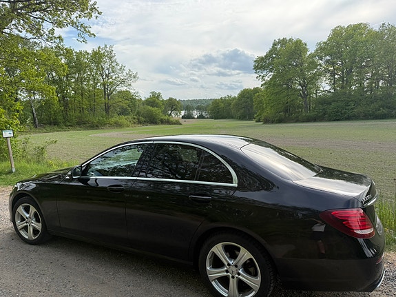 Mercedes-Benz E220 d 2 of 5