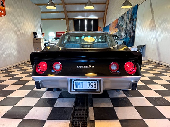 Chevrolet Corvette 10 of 30