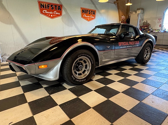 Chevrolet Corvette 4 of 30