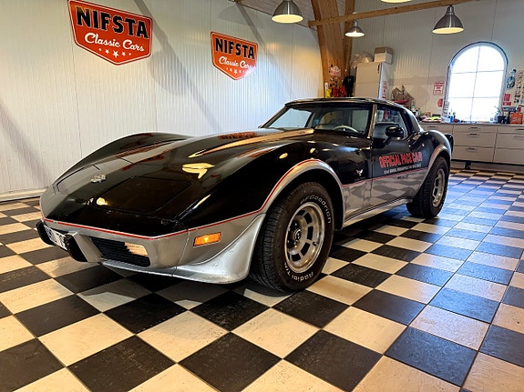 Chevrolet Corvette 2 of 30