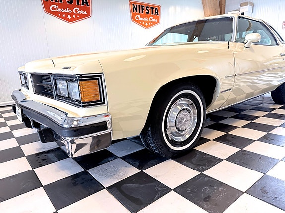 Pontiac LeMans 3 of 25