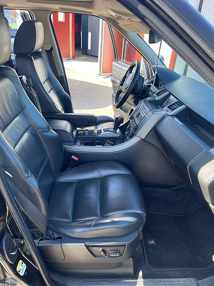 Land Rover Range Rover Sport 3 of 5