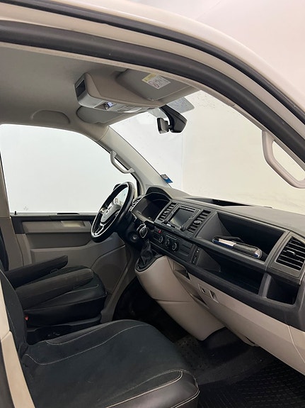 Volkswagen Transporter 12 of 14