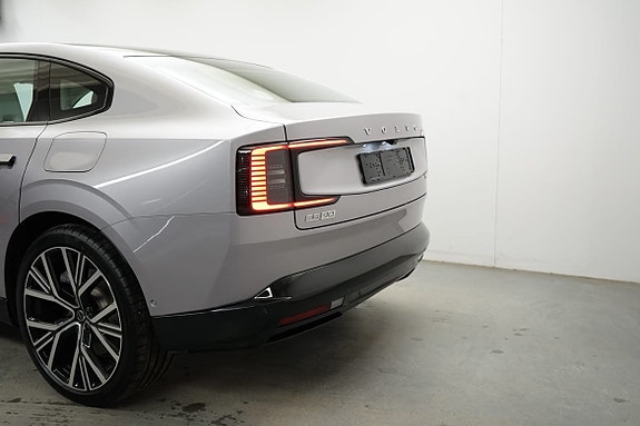 Volvo ES90 3 of 5