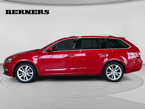 Skoda Octavia 2 of 5