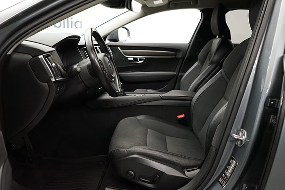 Volvo V90 Cross Country 4 of 5