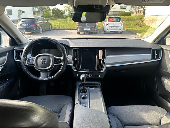 Volvo V90 3 of 5
