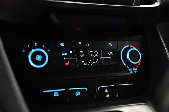 Ford Transit Connect 21 of 27