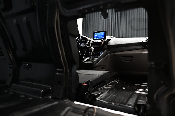 Ford Transit Connect 8 of 27
