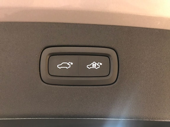 Volvo ES90 14 of 16
