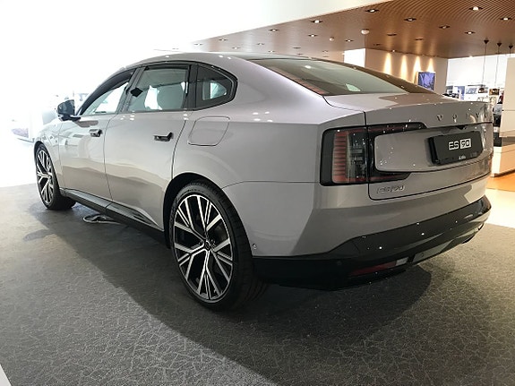 Volvo ES90 3 of 16