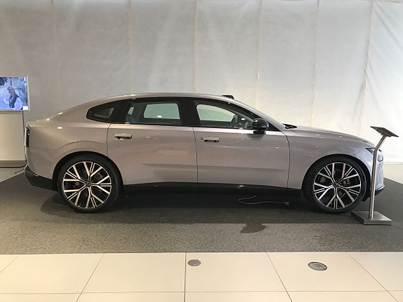 Volvo ES90 2 of 16
