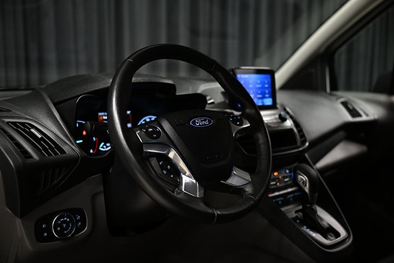 Ford Transit Connect 13 of 26