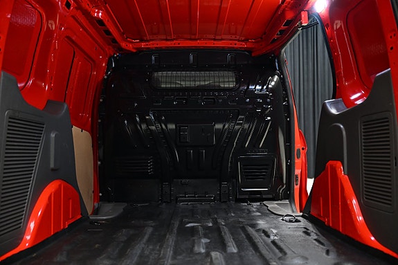 Ford Transit Connect 8 of 26