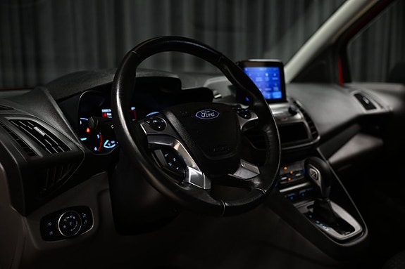 Ford Transit Connect 13 of 26