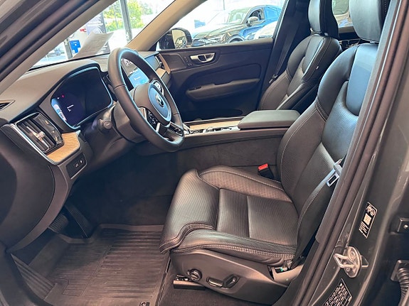 Volvo XC60 7 of 11