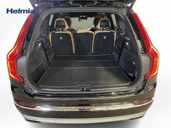 Volvo XC90 11 of 20