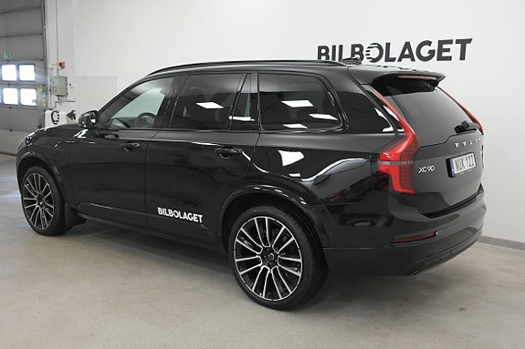 Volvo XC90 3 of 18