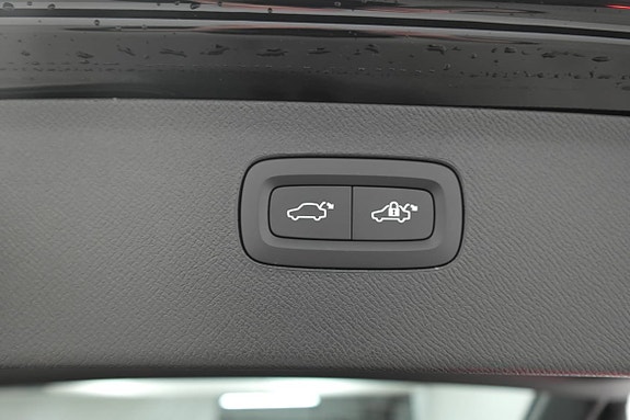 Volvo XC90 16 of 18