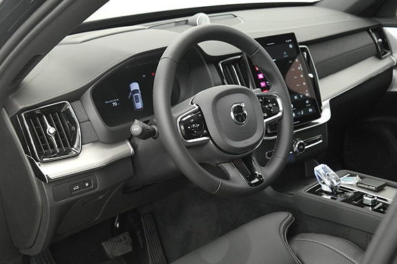 Volvo XC90 5 of 18