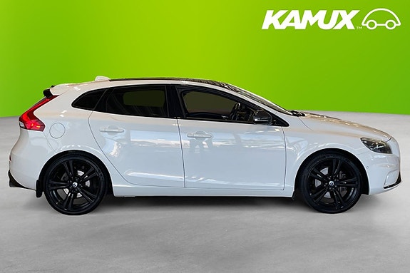 Volvo V40 2 of 5