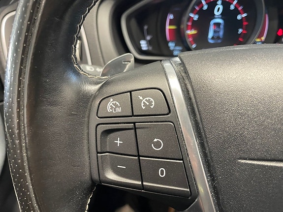 Volvo V40 16 of 19