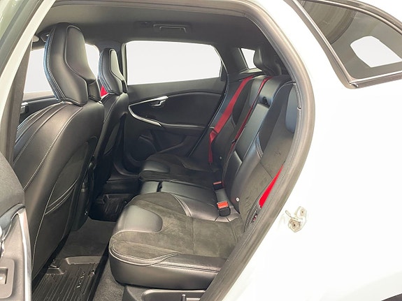Volvo V40 10 of 19