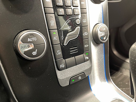 Volvo V40 15 of 19