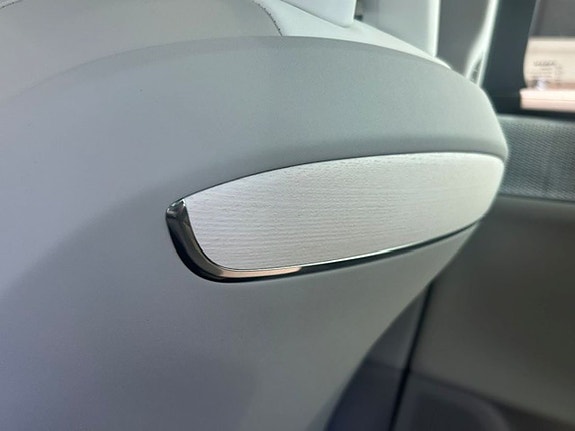 Volvo ES90 10 of 11