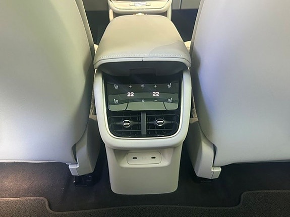 Volvo ES90 8 of 11
