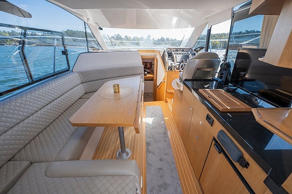Galeon 360 Fly 10 of 24
