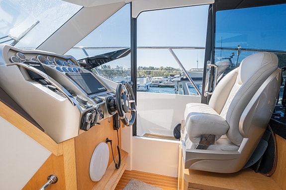Galeon 360 Fly 17 of 24