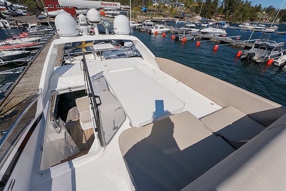 Galeon 360 Fly 4 of 24