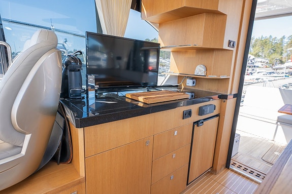Galeon 360 Fly 18 of 24