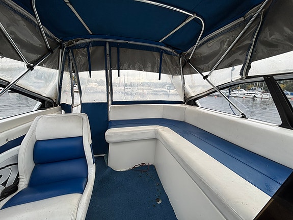 Bayliner 2455 Ciera – klassisk kabinbåt till salu 7 of 14