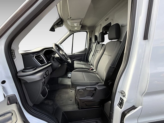 Ford Transit 10 of 13