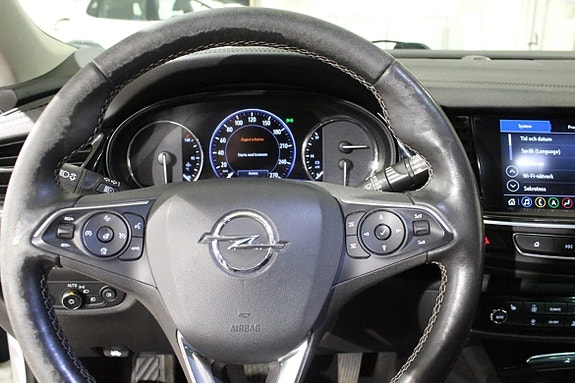 Opel Insignia 10 of 12